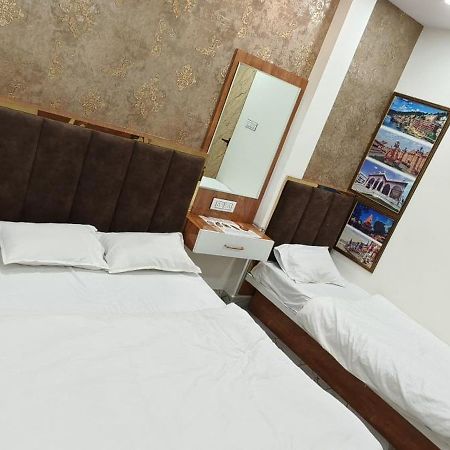 Hotel Malay Inn Удджайн Экстерьер фото