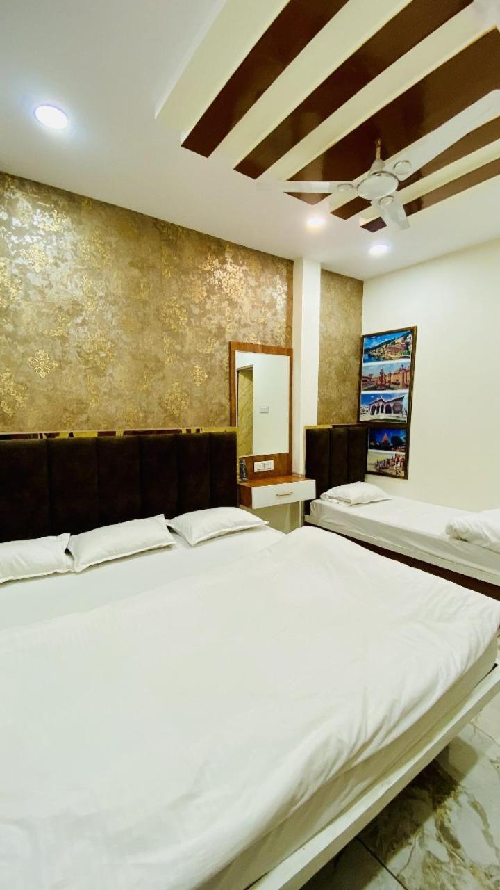 Hotel Malay Inn Удджайн Экстерьер фото