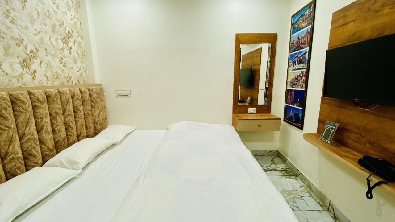 Hotel Malay Inn Удджайн Экстерьер фото