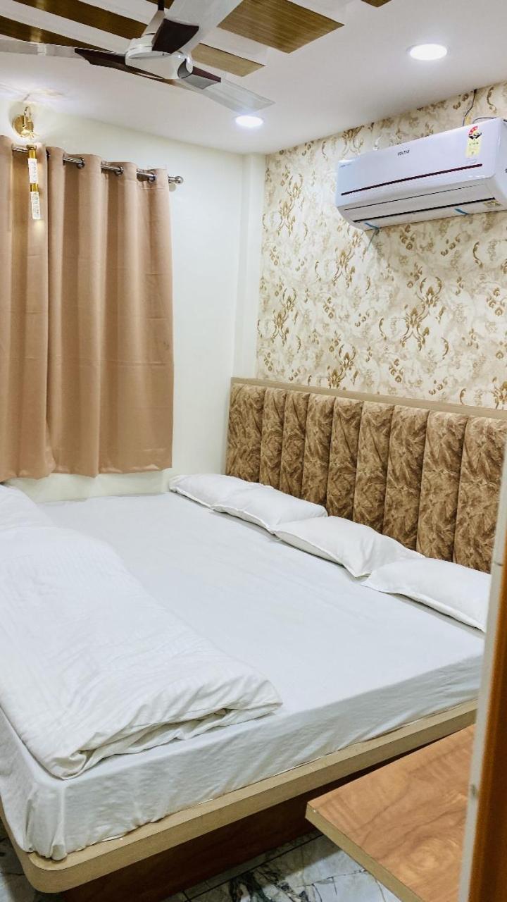 Hotel Malay Inn Удджайн Экстерьер фото