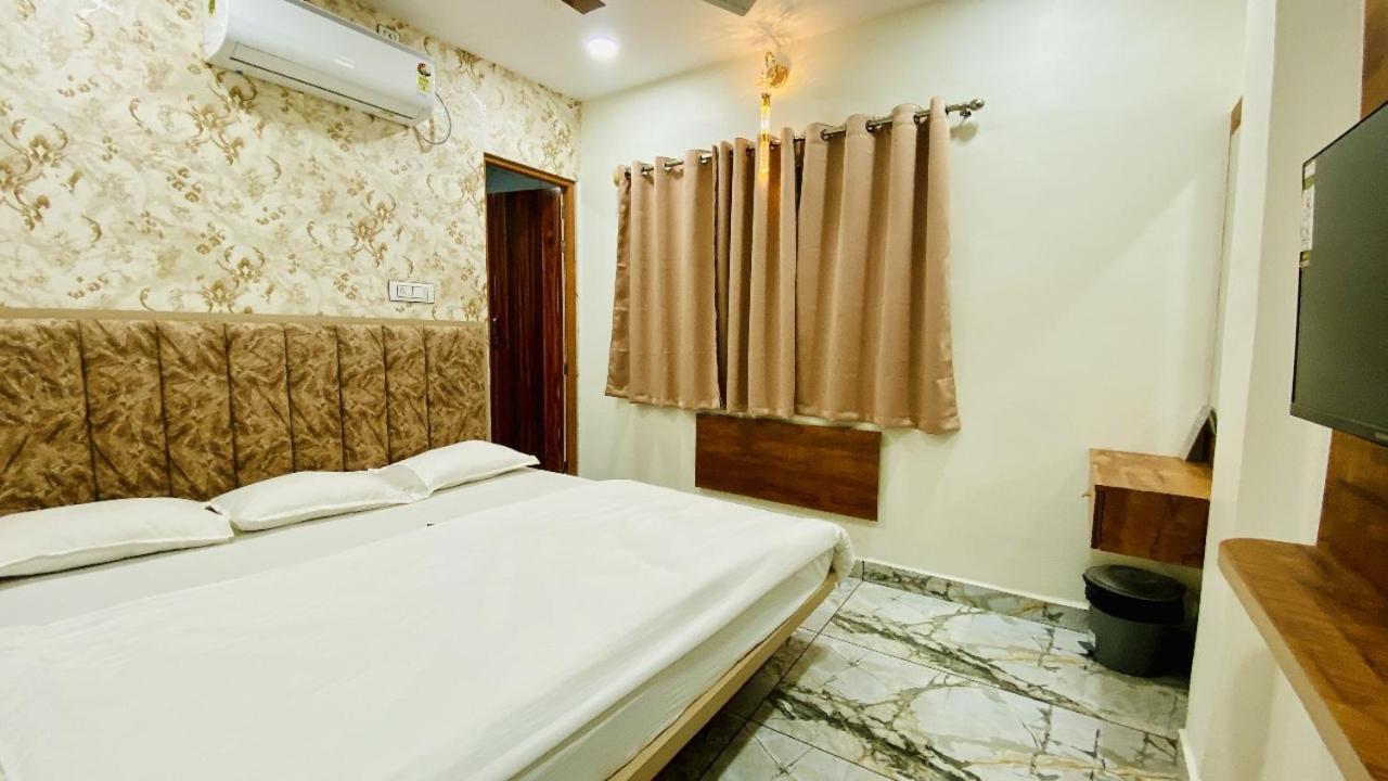 Hotel Malay Inn Удджайн Экстерьер фото