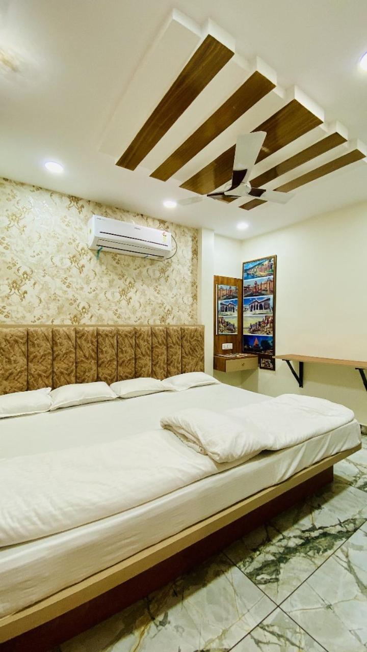 Hotel Malay Inn Удджайн Экстерьер фото