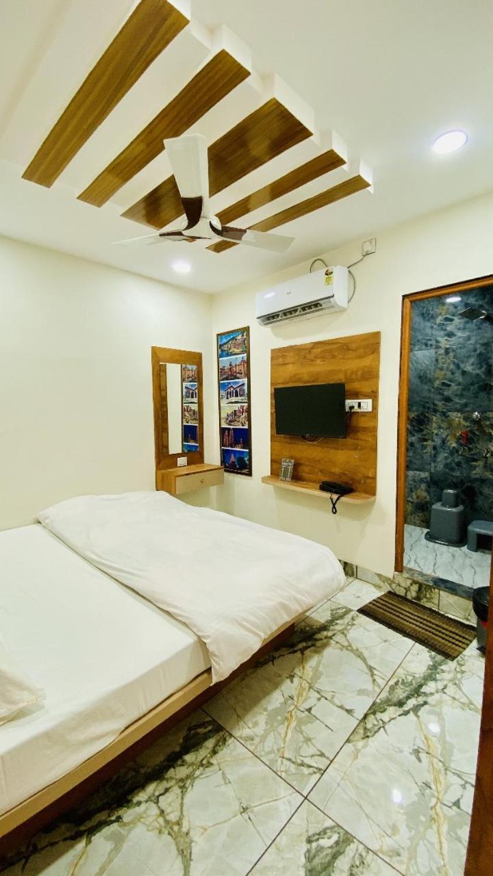 Hotel Malay Inn Удджайн Экстерьер фото