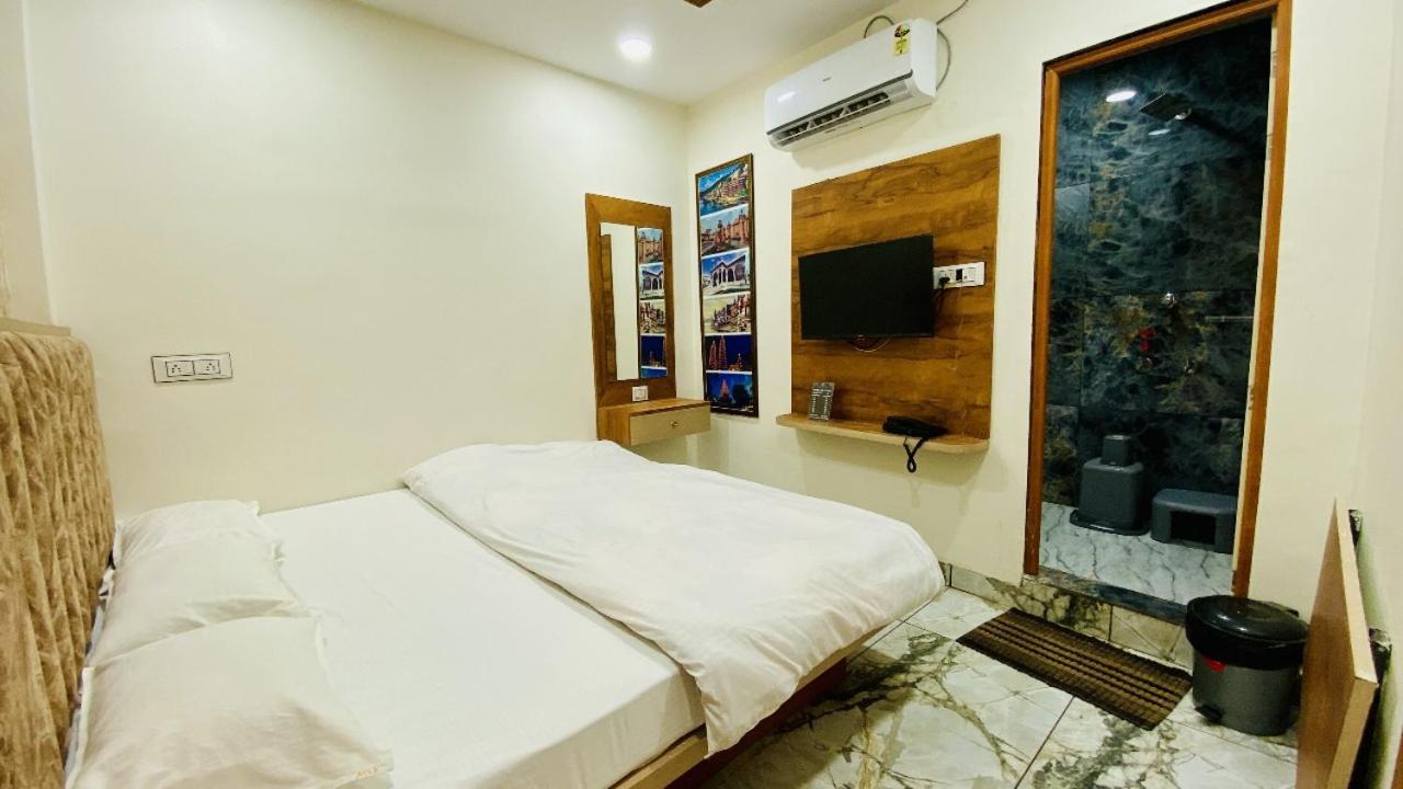 Hotel Malay Inn Удджайн Экстерьер фото