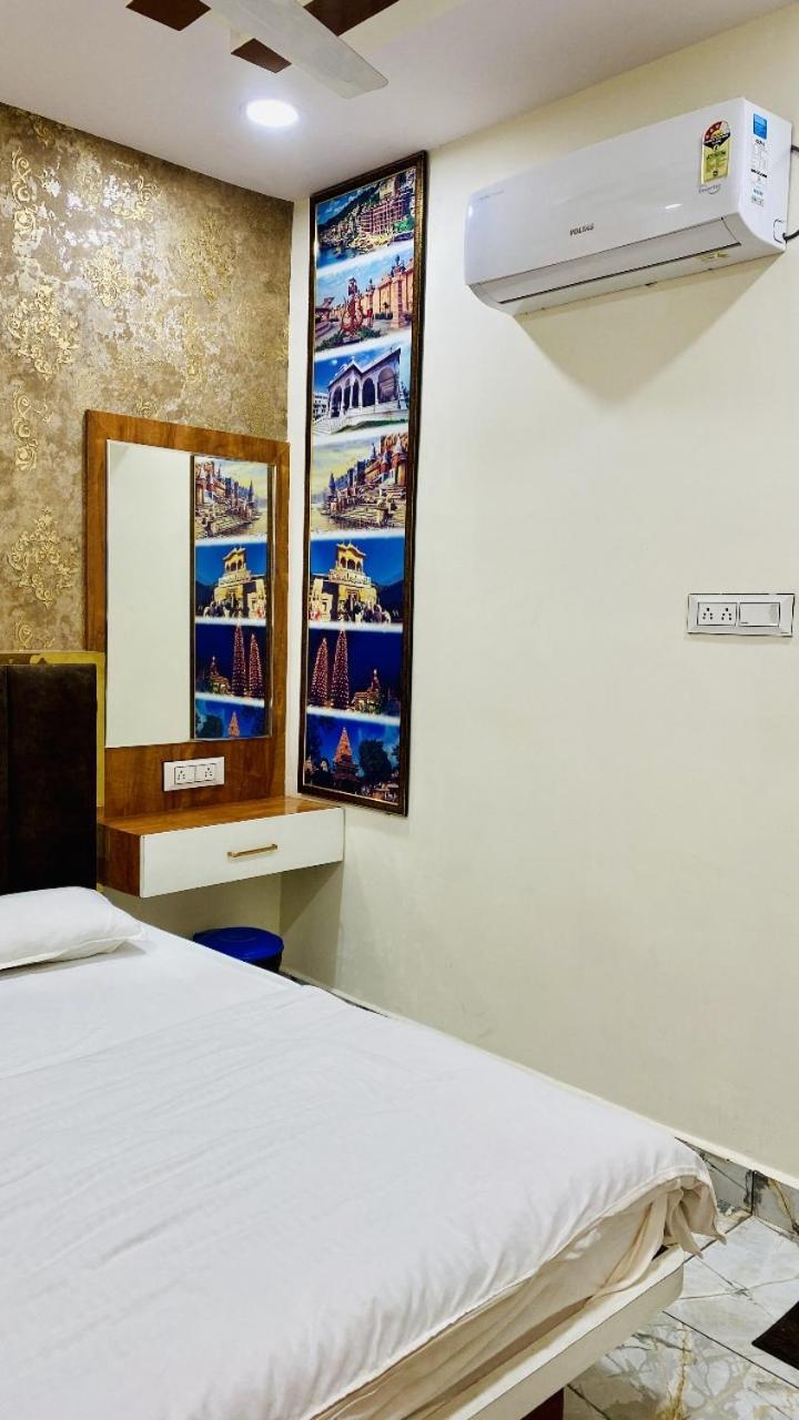 Hotel Malay Inn Удджайн Экстерьер фото
